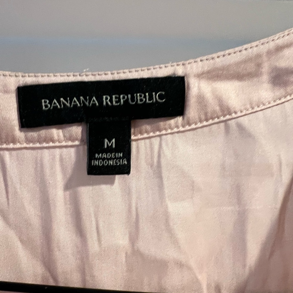 Banana Republic Light Pink Sleeveless Blouse - Picture 3 of 3